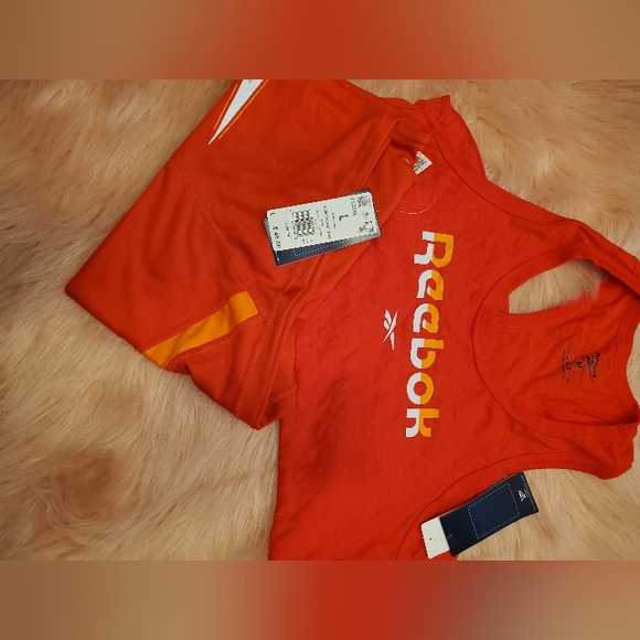 Brand new 2pc Reebok workout set - Picture 2 of 4